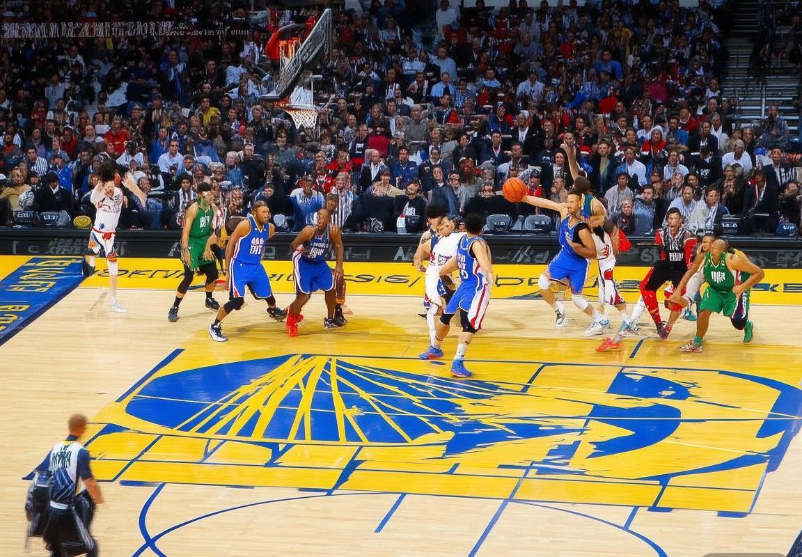 2016-2017NBA赛季：勇士与快船巅峰对决精彩回顾